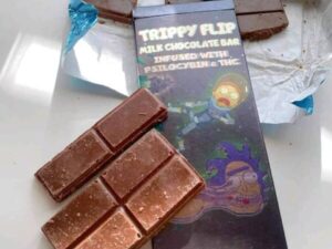 Trippy flip milk chocolate bar